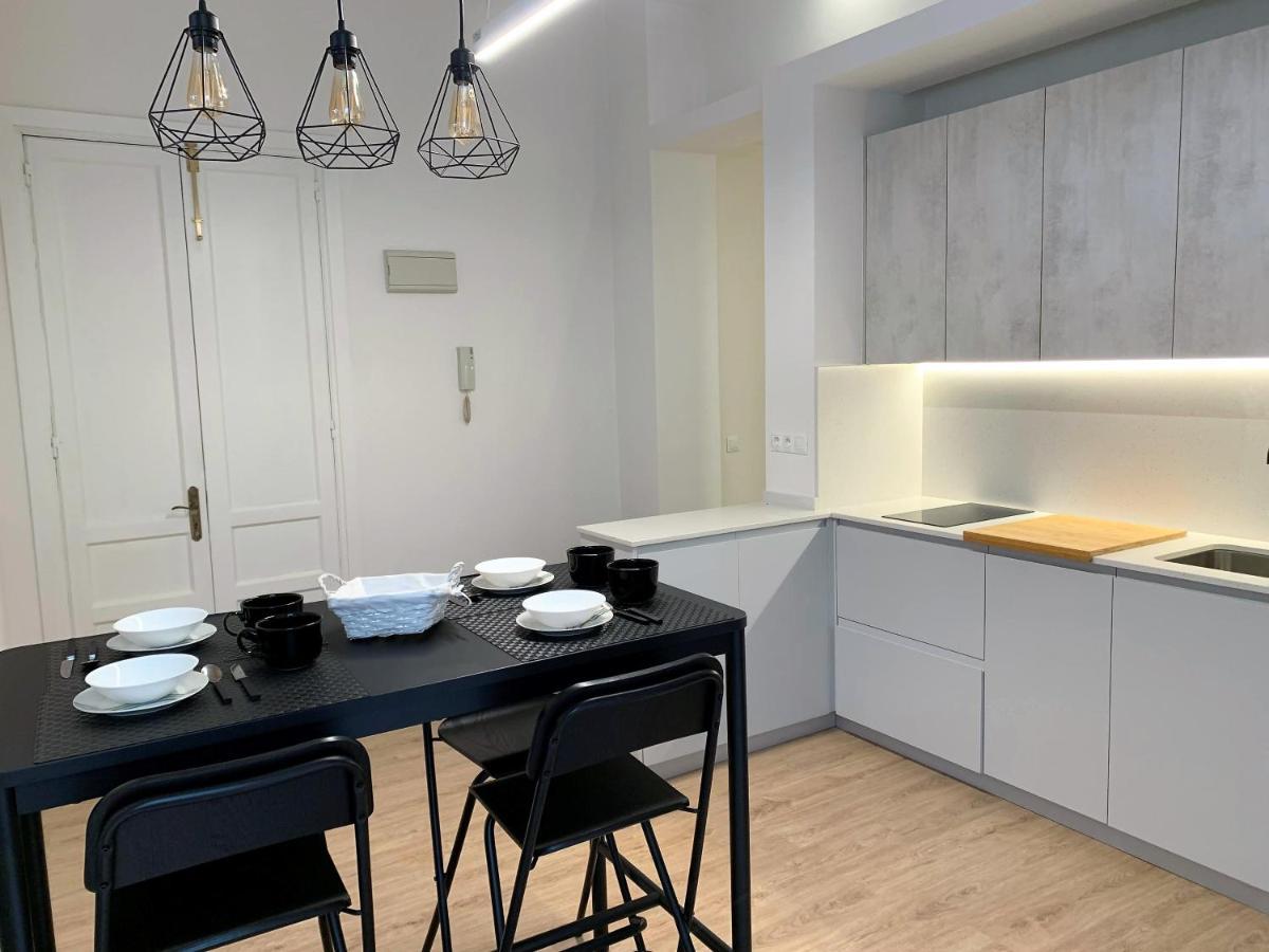 Apartamento Duplex Planta Baja Con Aparcamiento Gratuito En Palacio De Mijares Lejlighed Llanes Eksteriør billede